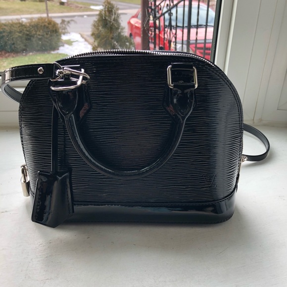 Louis Vuitton Alma BB Noir